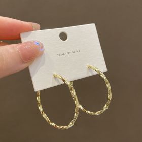 Cold Style Temperament Irregular Metal Ear Ring (Color: Gold)